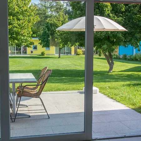 Bungis Ferien Direkt Am Grimnitzsee, Karree 02 Holiday home Joachimsthal